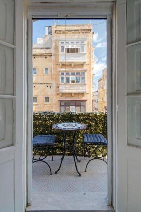 Traditional Maltese Town House In Floriana Exteriér fotografie